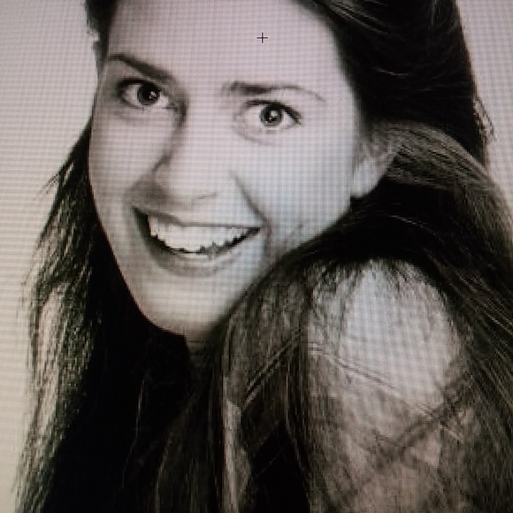 Meet your Posher, Pamela - Picture 1 of 2